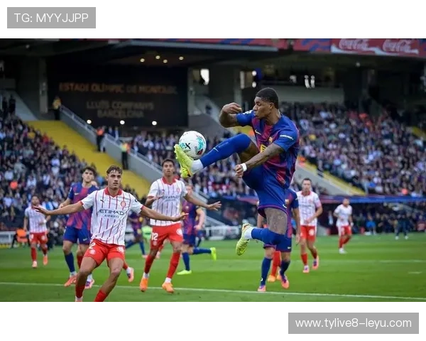 曼联弃将拉什福德巴萨爆发：12场造11球锁定主力，3000万买断超值