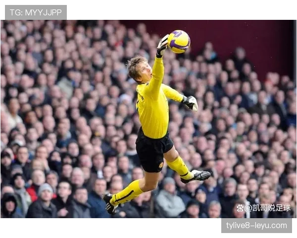 诺伊尔技术细节揭秘,推动足球守门员未来发展新潮流 诺伊尔技术细节揭秘,推动足球守门员未来发展新潮流