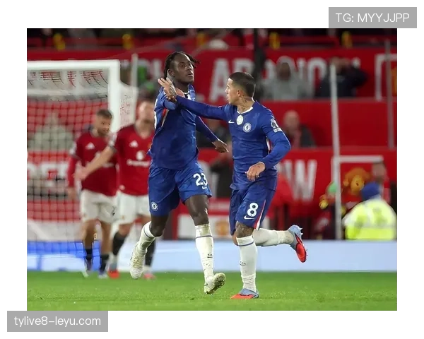 曼城力克曼联，稳居英超积分榜首位