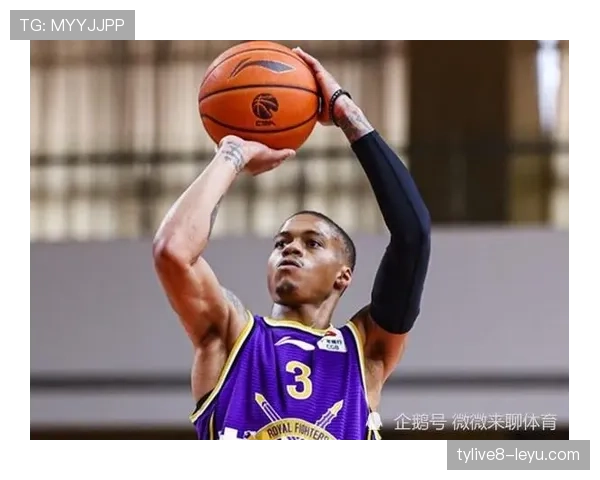 博阿边路爆发速度与激情，状态回暖助球队再创辉煌