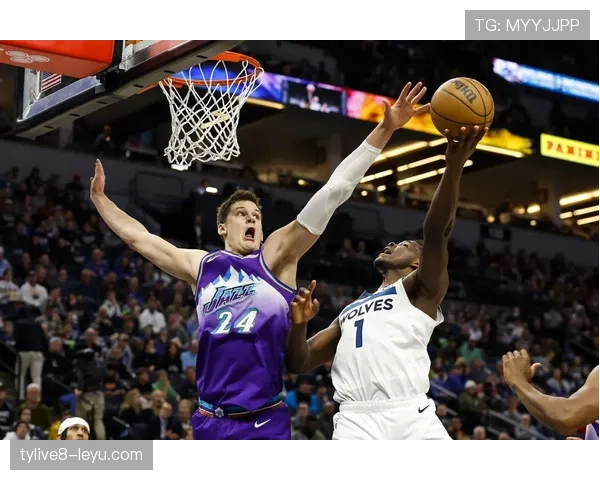 沃克·凯斯勒挡拆拉开空间，比上季三分更具威胁